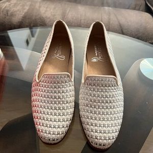 New 8.5 Aerosols woman’s flats